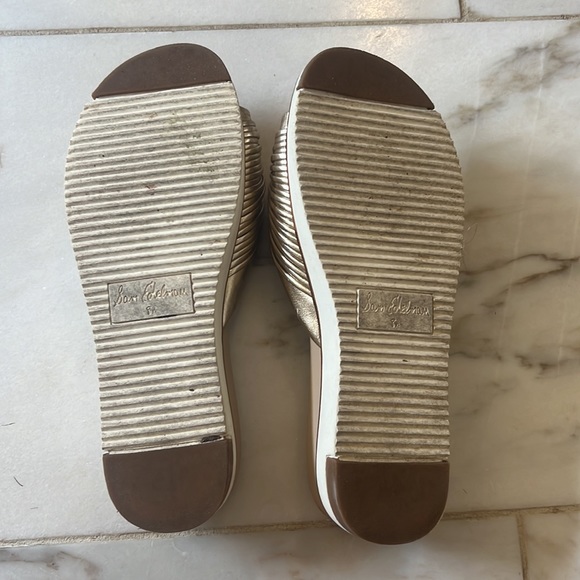 Sam Edelman gold knot slides - Picture 3 of 3